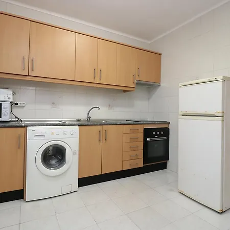 Lena 阿尔布费拉