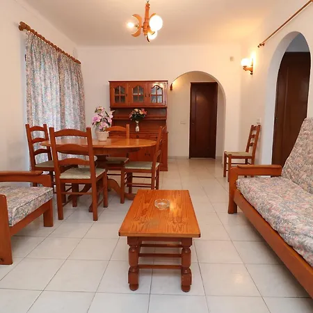 Lena Villa